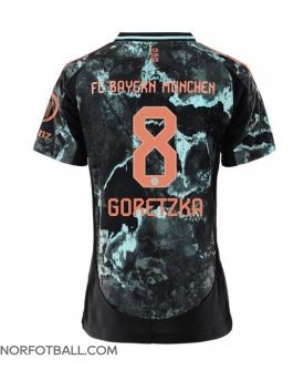 Billige Fotballdrakt Bayern Munich Leon Goretzka #8 Replika Bortedrakt Dame 2024-25 Kortermet